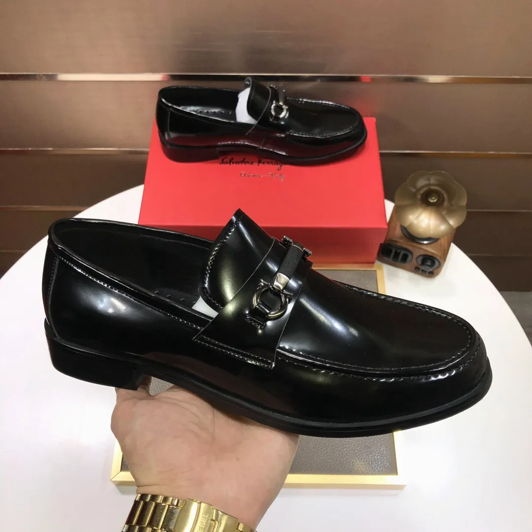 Men's shoes💰480💰[Ferragamo/Ferragamo] The latest model in the counter. Original imported high-quality cowhide with open sides + imported sheepskin lining + original luxury metal buckle + original combination outsole. Comparison without pressure. 38--45 (45 is custom-made and cannot be returned or exchanged)